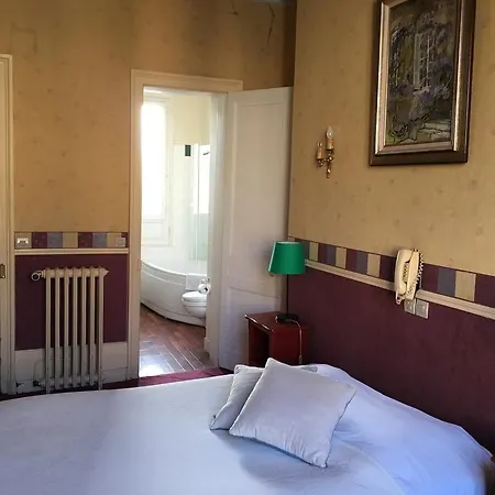 Отель Hotel Des Carmes - Rouen