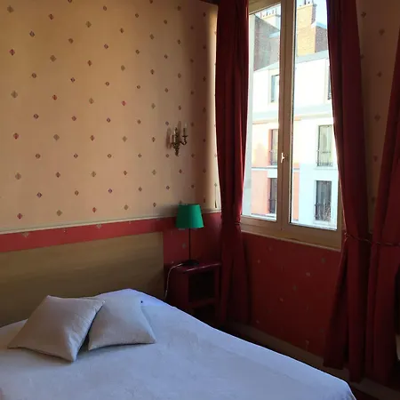 Des Carmes - فندق